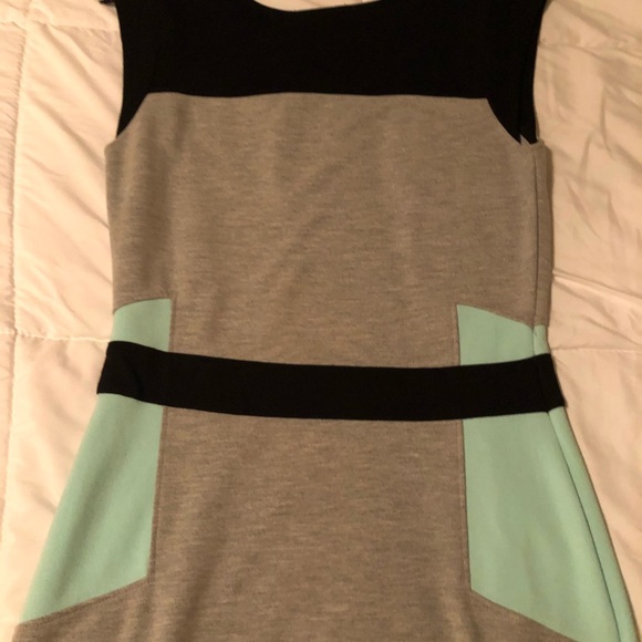 Color block grey dress - Picture 4 of 6